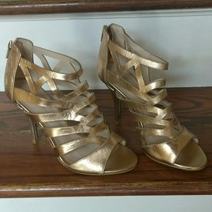PELLE MODA strappy heels 6M